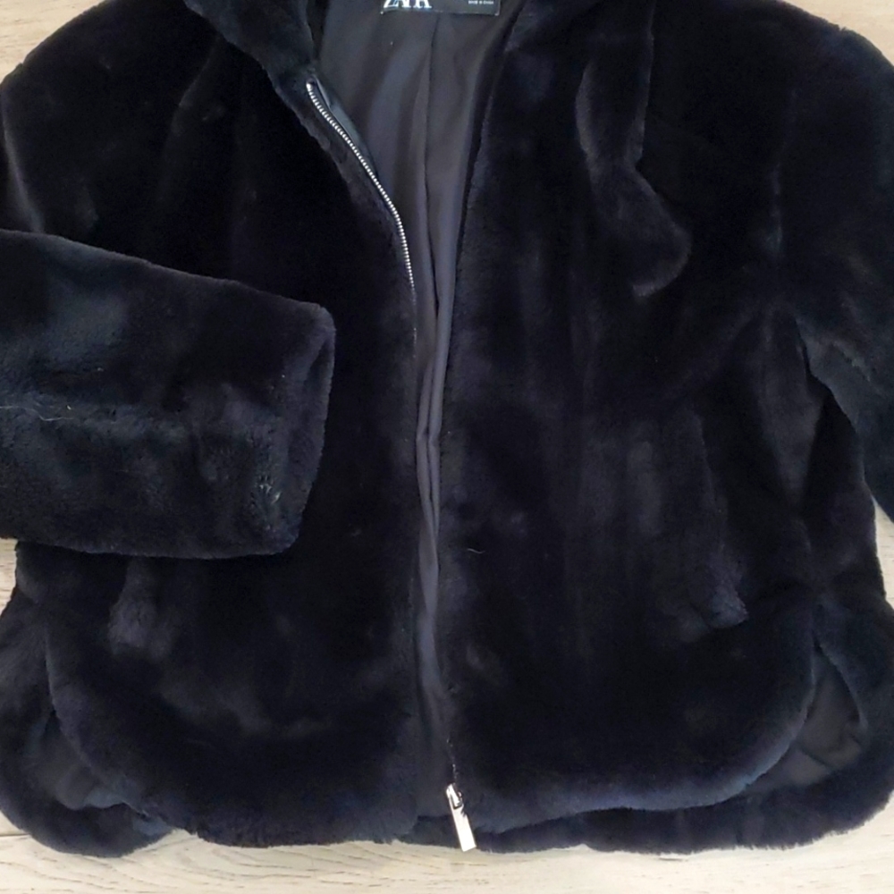 New Zara Faux Fur Jacket With Hood - Picture 5 of 7